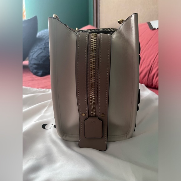 Coach Tea Rose Rogue 25 - Picture 6 of 16